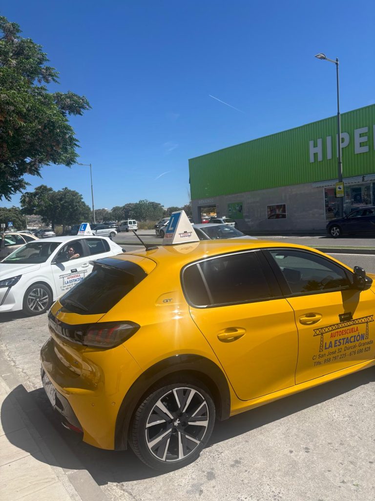 VEHICULOS DE AUTOESCUELA LA ESTACION